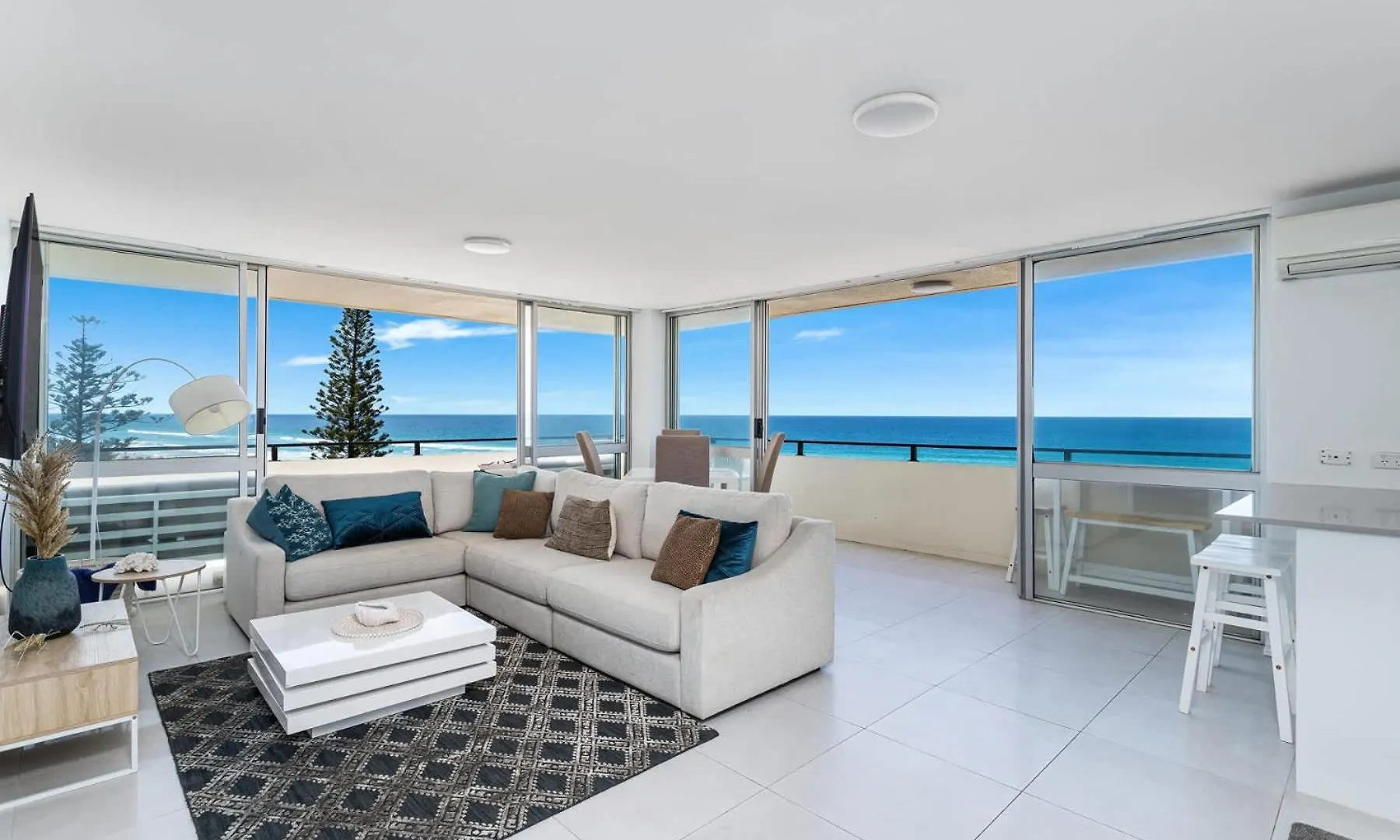 Apartment Surfers Paradise Beachfront Gold Coast Australia