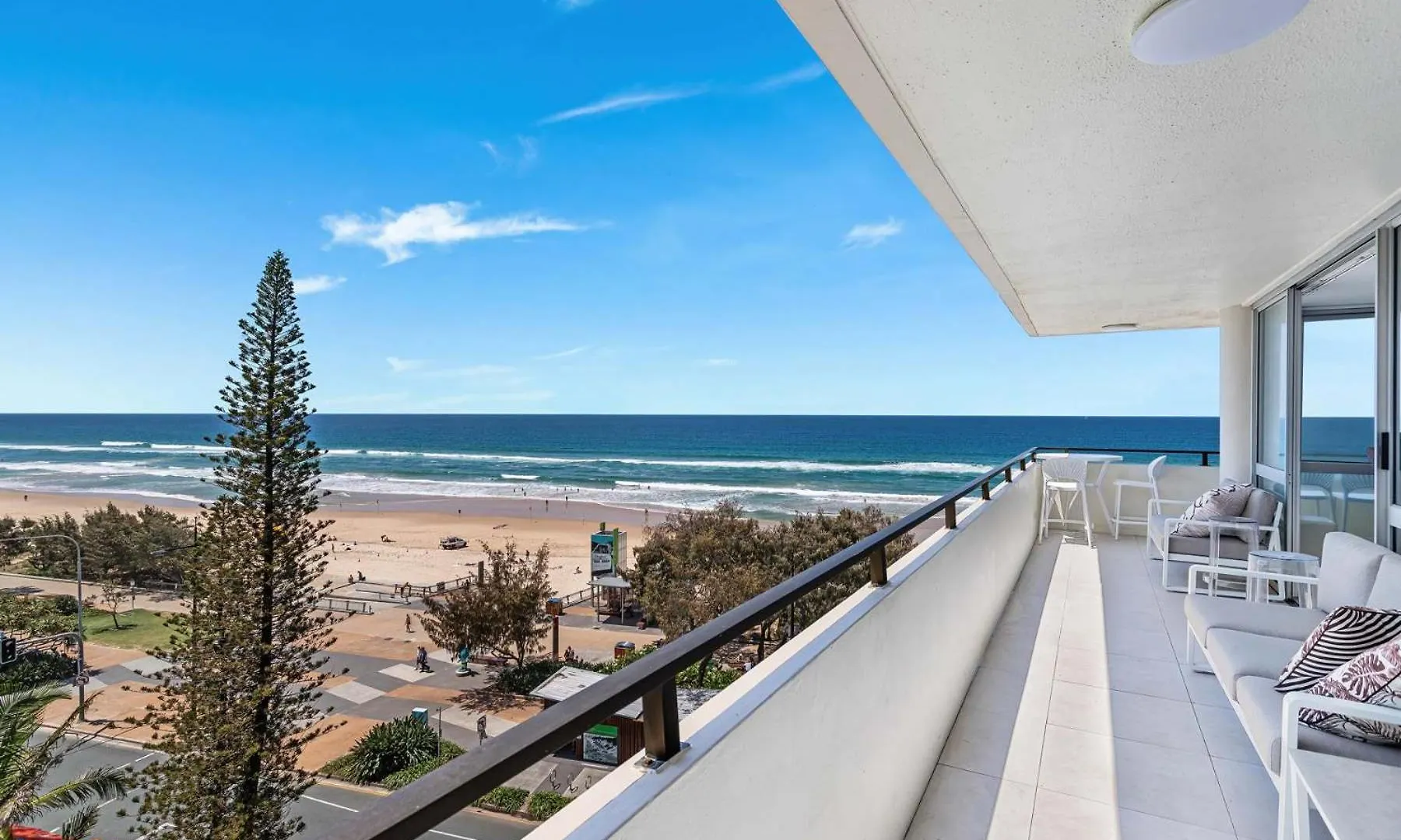 Surfers Paradise Beachfront Gold Coast Apartment