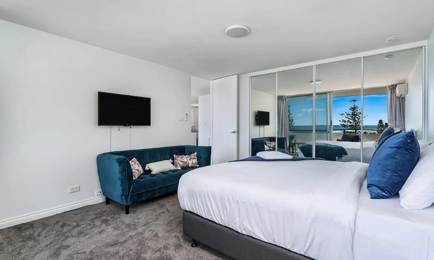 Surfers Paradise Beachfront Gold Coast