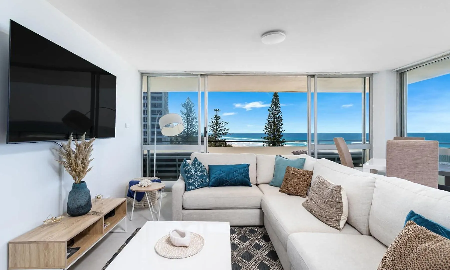 Apartment Surfers Paradise Beachfront Gold Coast