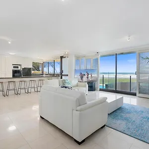  Apartment Premiere